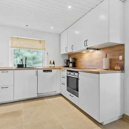 5 Bedroom In *