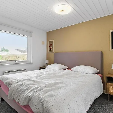 5 Bedroom In