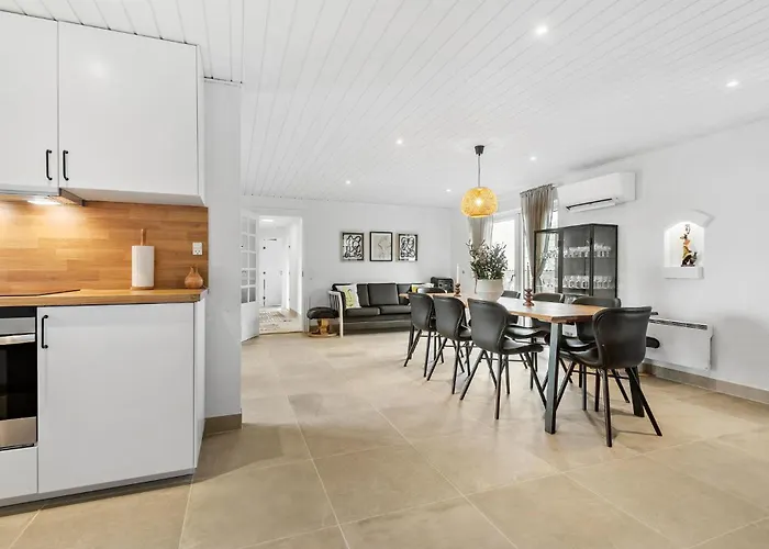 5 Bedroom In 布拉万德