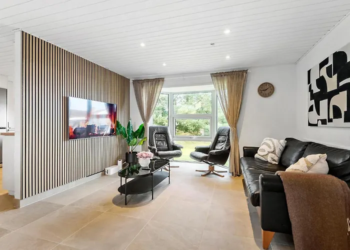 5 Bedroom In 布拉万德
